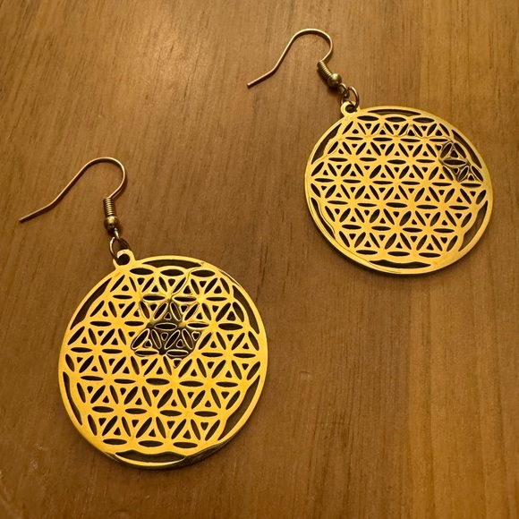 Flower of life gold plated earrings inch and a half - Picture 7 of 8